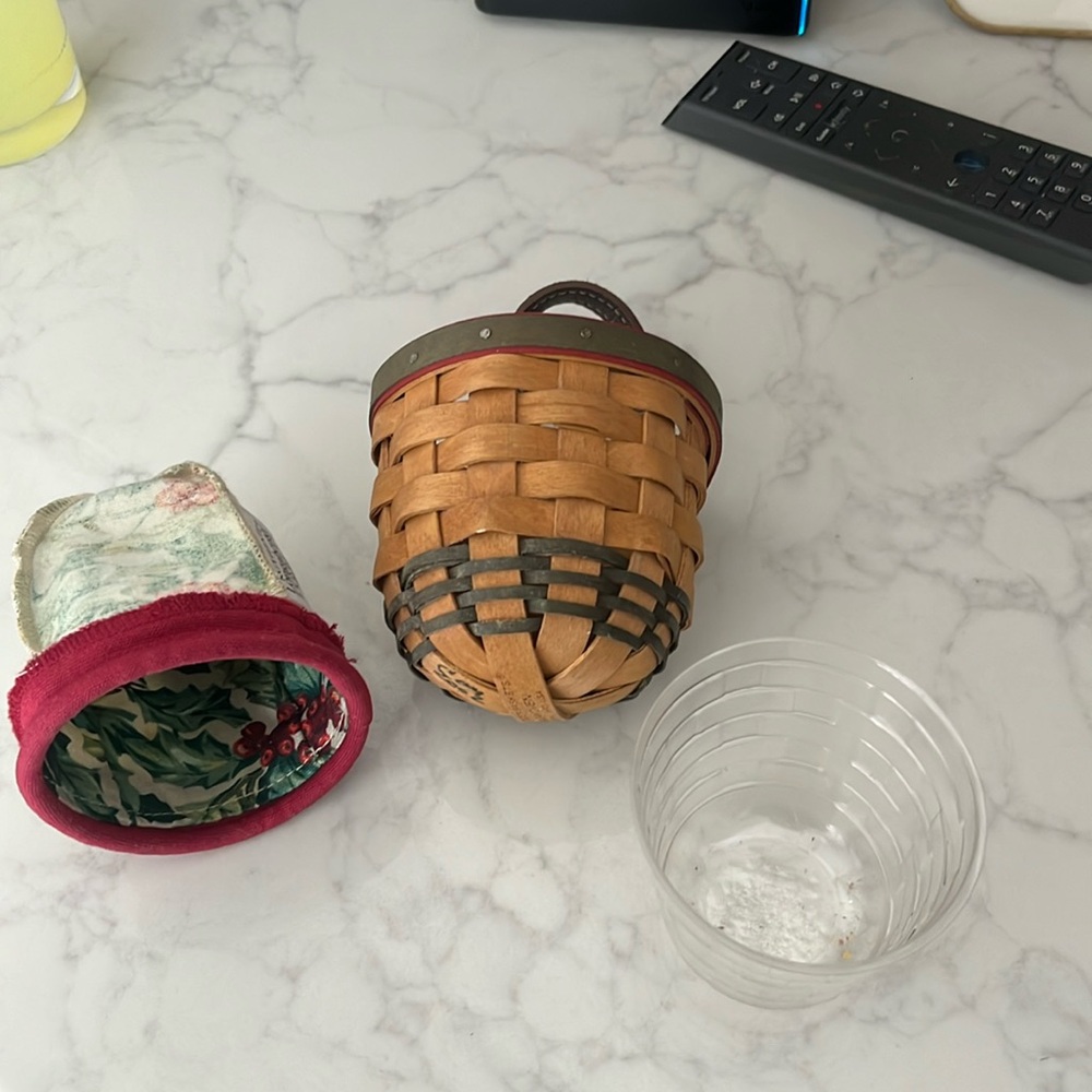 Beautifull LONGABERGER BASKET with Christmas liner and plastic insert